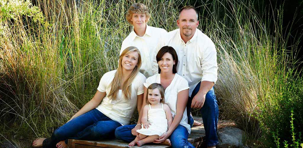 Chiropractor in Grand Junction MN Chris Cembalisty with his Family