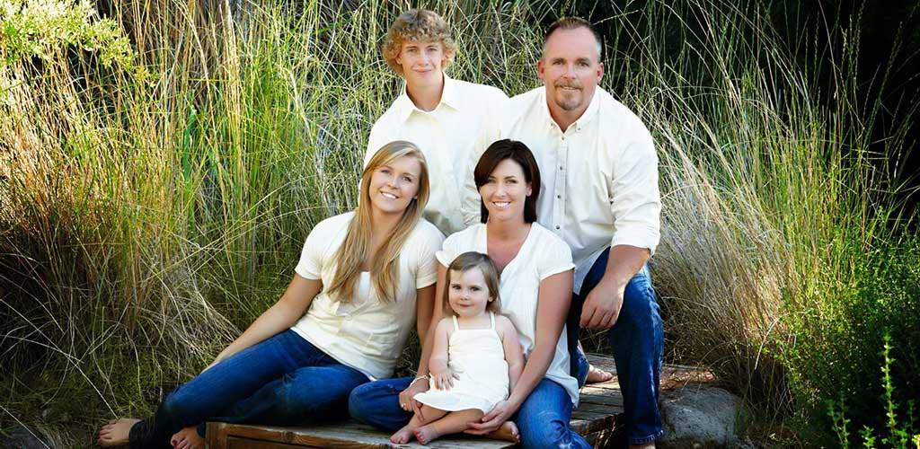 Chiropractor in Grand Junction MN Chris Cembalisty with his Family Chiropractor in Grand Junction MN Chris Cembalisty with his Family
